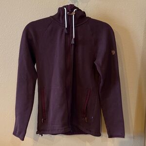 Fjall Raven • Burgundy Full-Zip Jacket